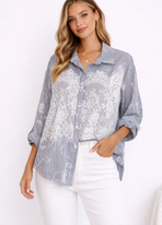 Gestreepte Blouse met Kantdetails – Elegant & Stijlvol