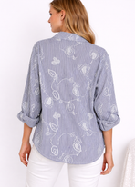 Gestreepte Blouse met Kantdetails – Elegant & Stijlvol