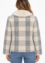 Elise – Geruit Vest met Zachte Kraag